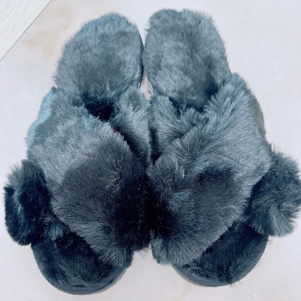 Cozy Black Faux Fur Slippers - Indoor/Outdoor with Non-Slip Sole/ NEW
